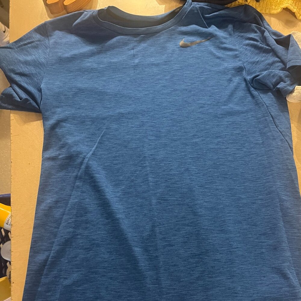 2 size Small Nike Athletic Shirts